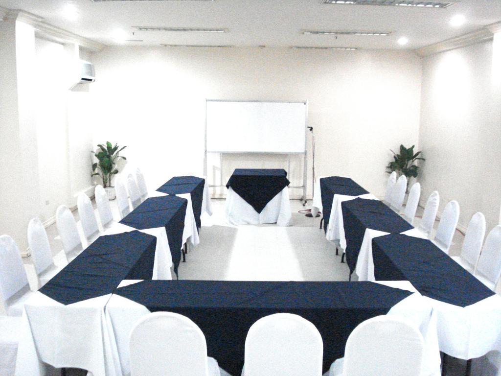 Pryce Plaza Hotel Cagayán de Oro Exterior foto